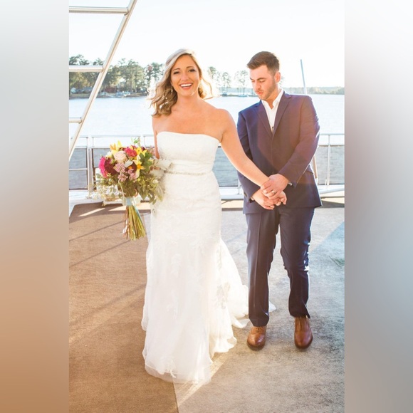 Meet your Posher, Elizabeth - Picture 2 of 2